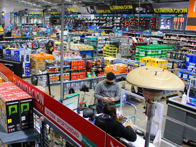Implementos V-Truck abre primera tienda física de venta de recambios para vehículo industrial en España